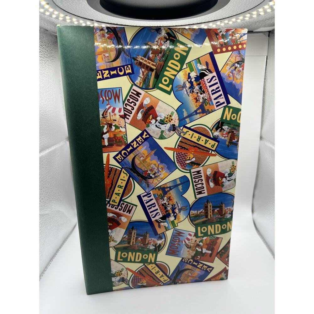 Vintage 1993 Warner Bros Looney Tunes Travel Photo Album Bugs Bunny Paris London